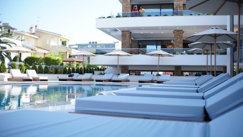 Agnes Deluxe Hotel เปฟโกโฮรี ภายนอก รูปภาพ